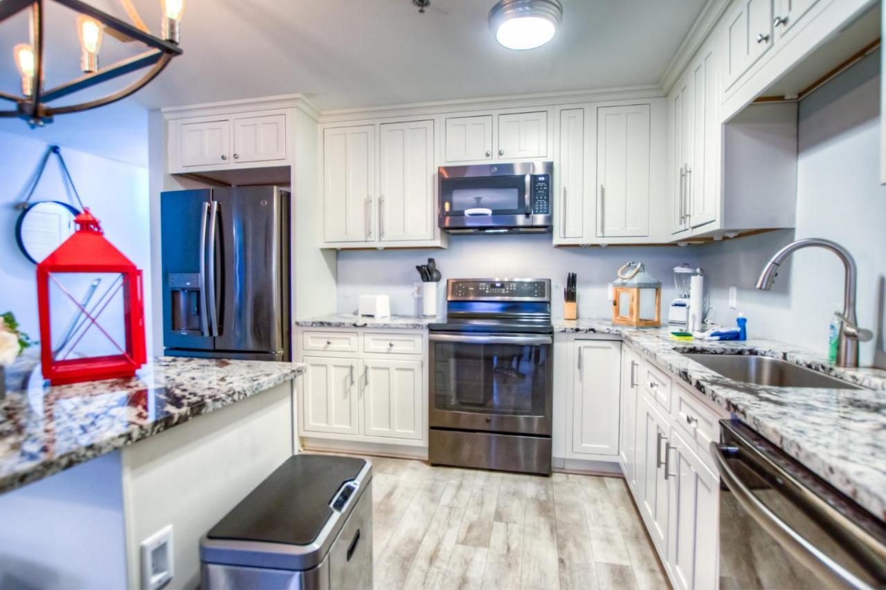 Holiday home Brand New! Laketown Wharf 633! Amazing 3 Bd, Great Location, And Awesome Amenities!